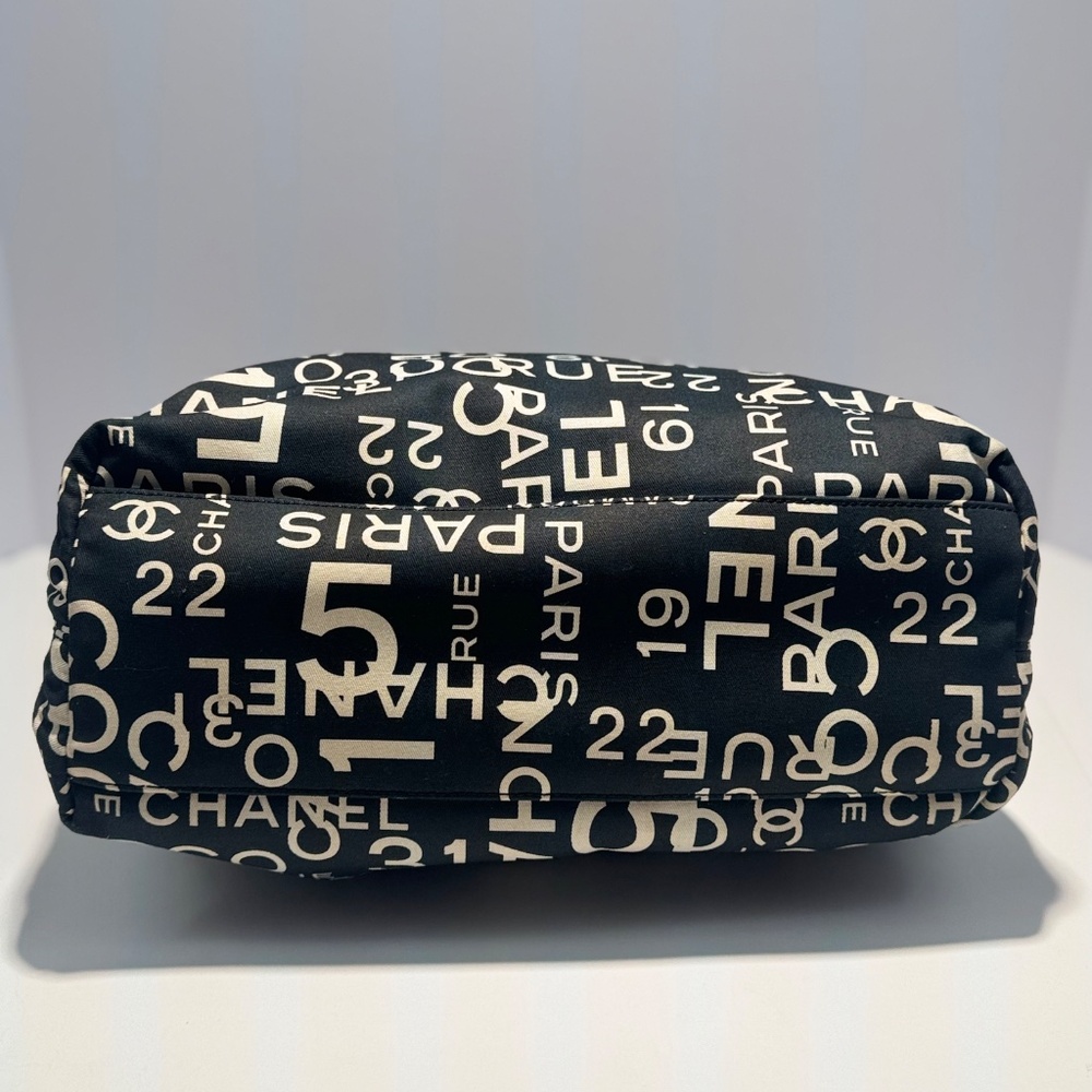 Chanel Vintage Rue Cambon Beach Tote~EUC - Picture 3 of 11